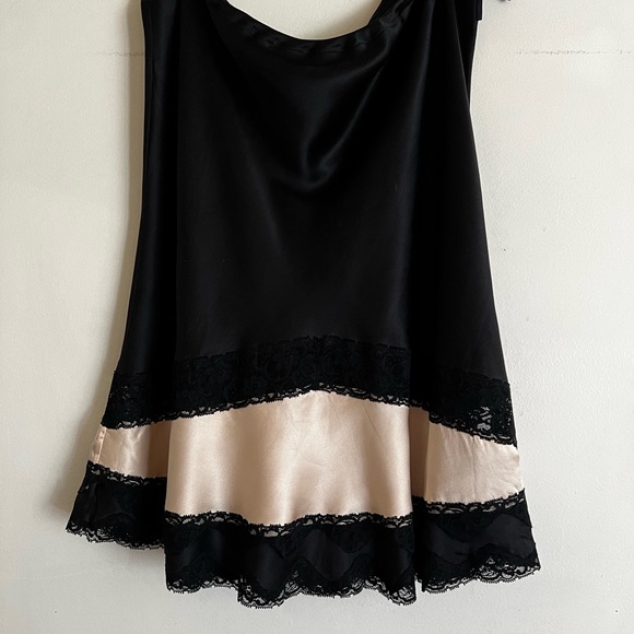 Victoria’s Secret satin slip skirt, size M - Picture 2 of 3